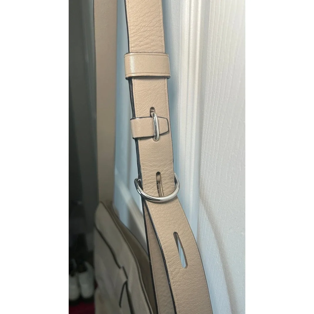 Tory‎ Burch Crossbody Bag Pebbled Leather Taupe Silver Logo Buckle Medium Greige